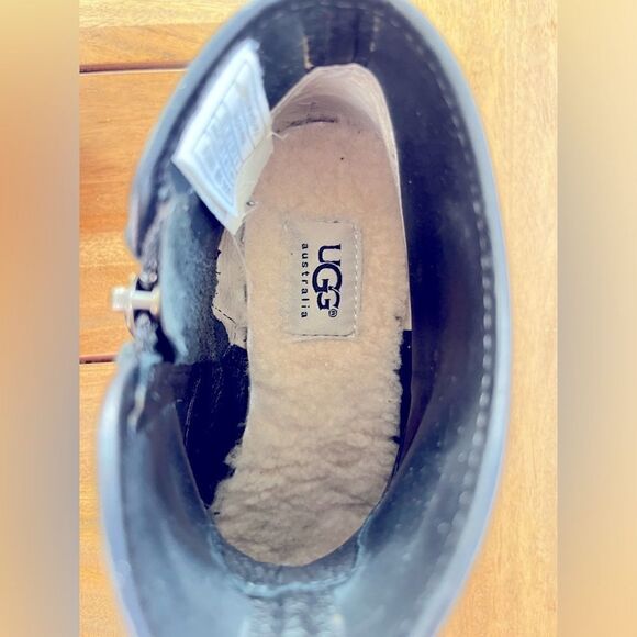 UGG Penelope Black Ankle Boots with Glossy Finish and Rounded Toe. Size 6 - Picture 10 of 11